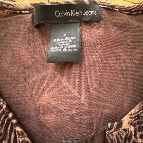 Calvin Klein nylon top with poliamida lining or sheer under layer. - Picture 3 of 8